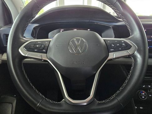 Used 2024 Volkswagen Taos SE FWD image 21