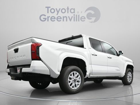 Used 2024 Toyota Tacoma SR5 w/ SR5 Upgrade Package RWD image 13