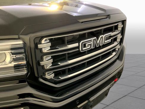 Used 2018 GMC Sierra 1500 SLT AWD/4WD image 33