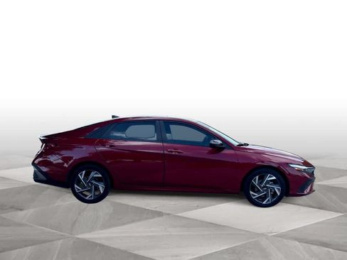 Used 2025 Hyundai Elantra Sport FWD image 9