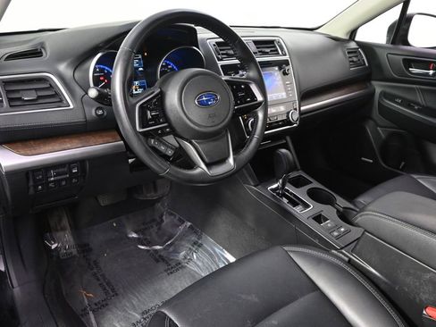 Used 2018 Subaru Outback 2.5i Limited image 12