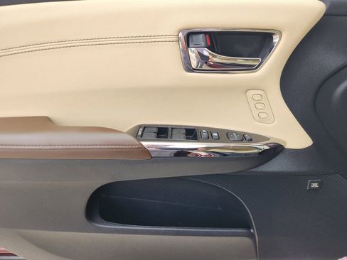 Used 2017 Toyota Avalon Limited image 22