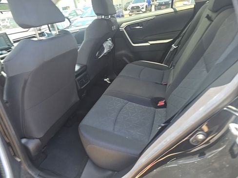 Used 2020 Toyota RAV4 XLE FWD image 9