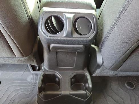 Used 2022 Jeep Gladiator Sport image 13