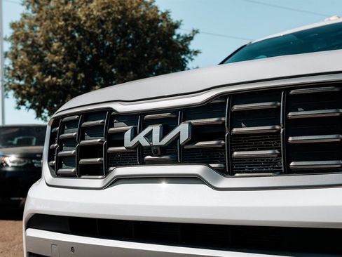 Used 2025 Kia Telluride SX w/ SX Captain's Chair Package AWD/4WD image 10
