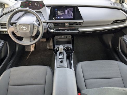 Used 2025 Toyota Prius LE image 30