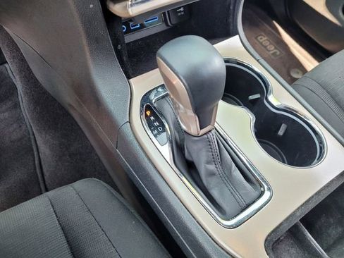 Used 2016 Jeep Grand Cherokee Laredo image 16