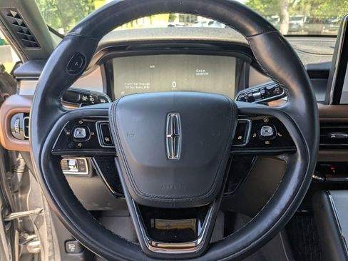 Used 2023 Lincoln Aviator Reserve w/ Equipment Group 201A RWD image 9