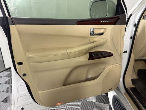 Used 2014 Lexus LX 570 4WD image 14