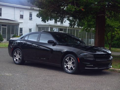 Used 2016 Dodge Charger SXT w/ AWD Plus Group image 6