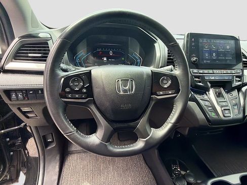 Used 2023 Honda Odyssey Touring image 11