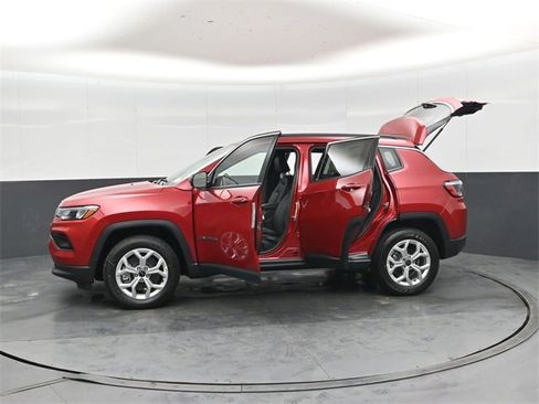 New 2026 Jeep Compass Latitude image 49