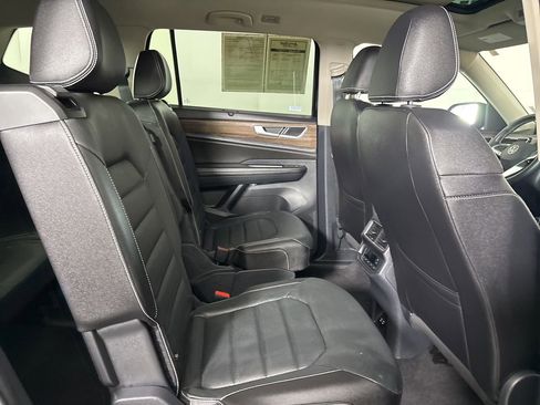 Used 2025 Volkswagen Atlas SEL image 24