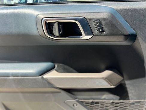 Used 2022 Ford Bronco Outer Banks AWD/4WD image 16