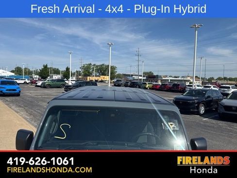 Used 2024 Jeep Wrangler Unlimited w/ Convenience Group AWD/4WD image 10