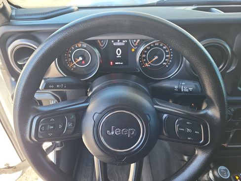 Used 2023 Jeep Gladiator Sport image 10