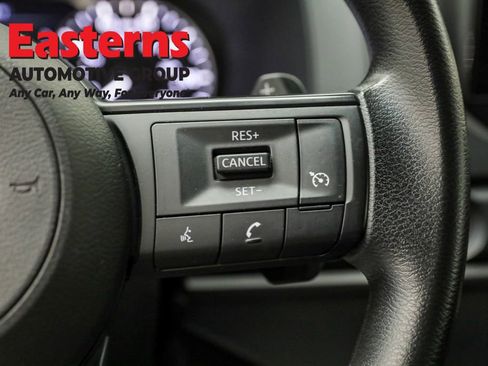 Used 2024 Nissan Pathfinder S image 16