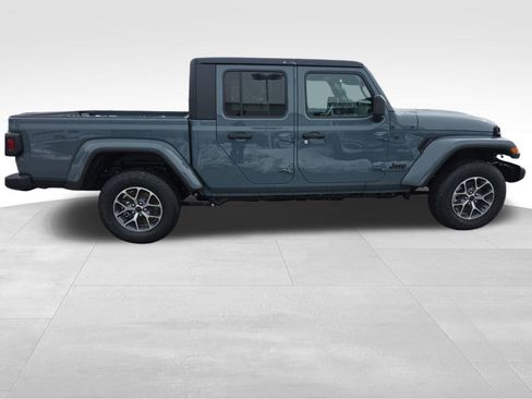 New 2026 Jeep Gladiator Sport AWD/4WD image 32