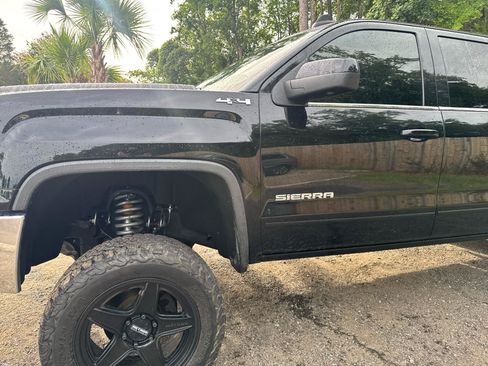 Used 2017 GMC Sierra 1500 SLT w/ SLT Premium Package AWD/4WD image 5