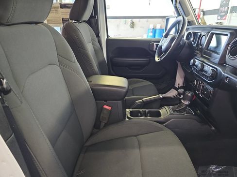 Used 2019 Jeep Wrangler Unlimited Sport S AWD/4WD image 10