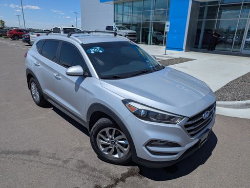 Used 2017 Hyundai Tucson SE AWD/4WD image 4