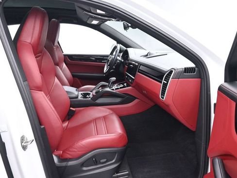 Used 2023 Porsche Cayenne Coupe AWD/4WD image 21