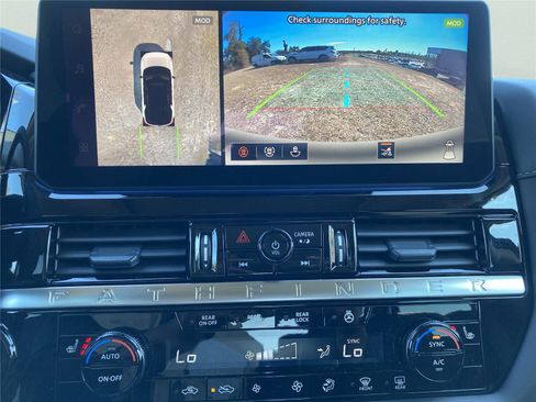 New 2026 Nissan Pathfinder SL w/ SL Premium Package FWD image 13