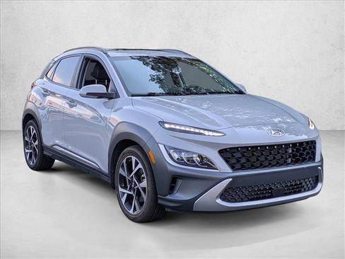 Certified 2022 Hyundai Kona Limited FWD image 3