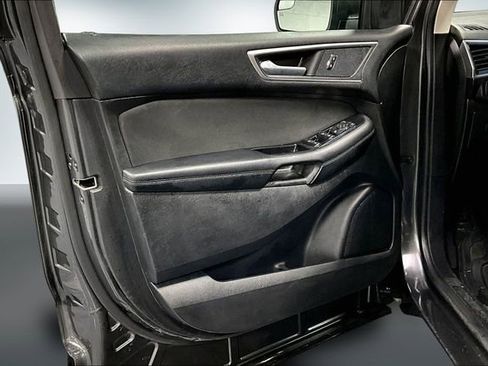 Used 2017 Ford Edge SEL image 17