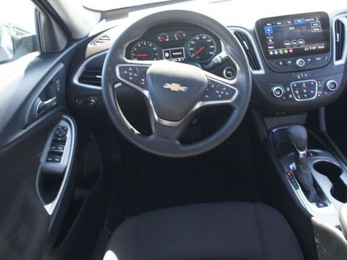 Used 2024 Chevrolet Malibu LT image 5