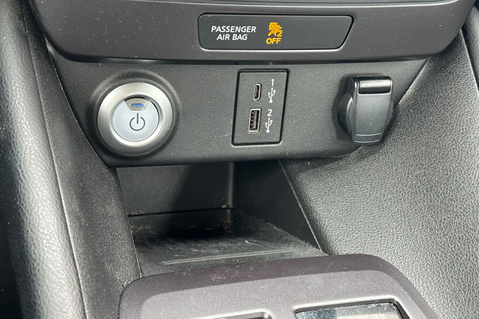 Used 2025 Nissan Leaf S FWD image 31