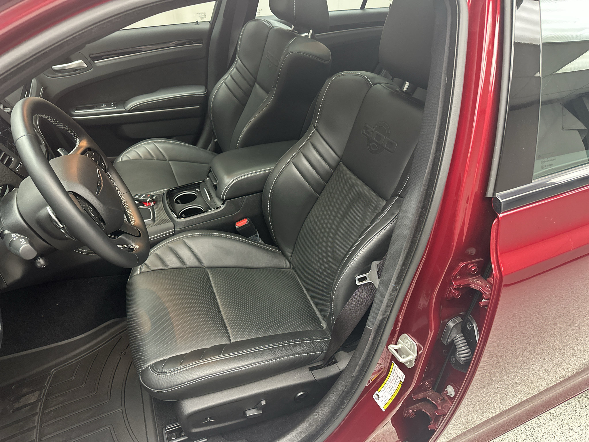 Used 2023 Chrysler 300 C RWD image 12