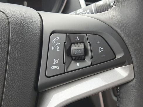 Certified 2022 Chevrolet Trax LT w/ LT Convenience Package image 10