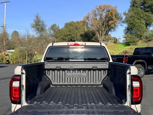 New 2026 GMC Canyon Elevation w/ Convenience Package image 7