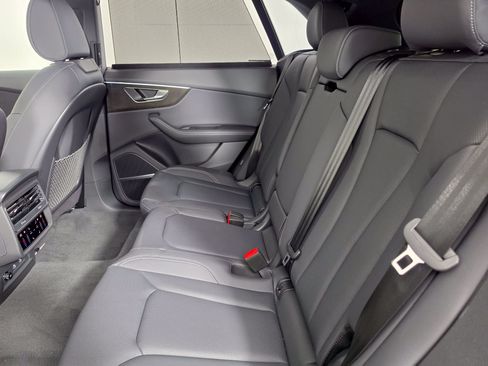 New 2026 Audi SQ7 Prestige AWD/4WD image 35