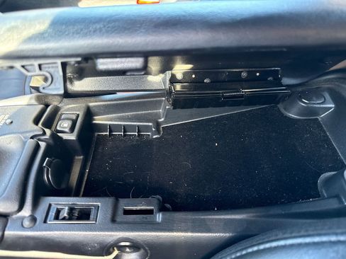 Used 2004 Chevrolet Corvette Convertible w/ Preferred Equipment Group RWD image 48