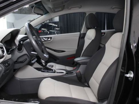 Used 2017 Hyundai Ioniq SEL image 9