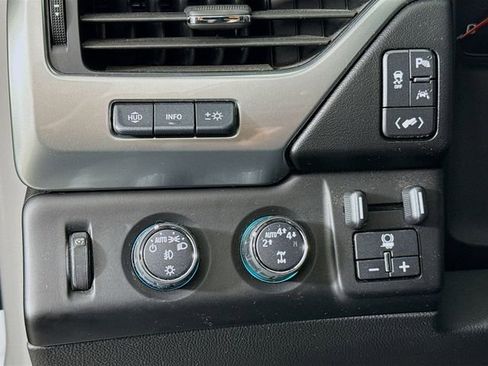 Used 2020 Chevrolet Tahoe Premier AWD/4WD image 10