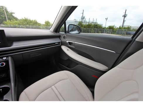 Certified 2025 Hyundai Sonata SE FWD image 11