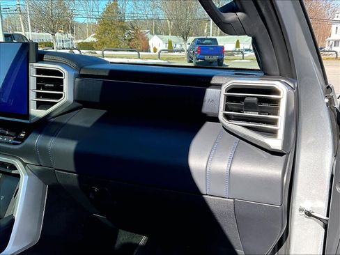 Used 2025 Toyota Sequoia Platinum image 13