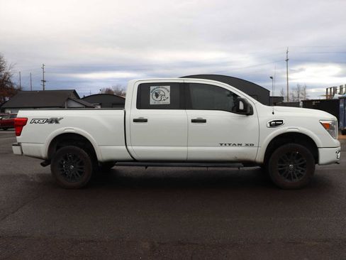 Used 2017 Nissan Titan PRO-4X image 4