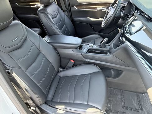 Used 2021 Cadillac XT6 Premium Luxury w/ Platinum Package AWD/4WD image 10