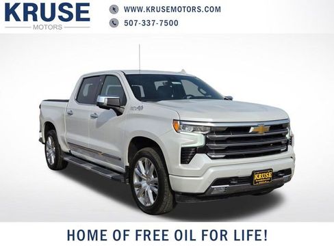 Used 2025 Chevrolet Silverado 1500 High Country w/ High Country Premium Package AWD/4WD image 1