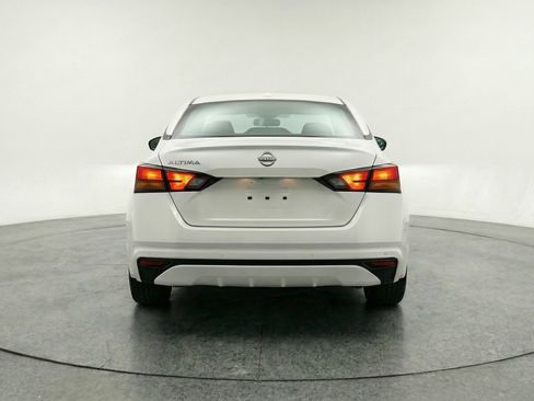 Used 2025 Nissan Altima 2.5 SV image 7