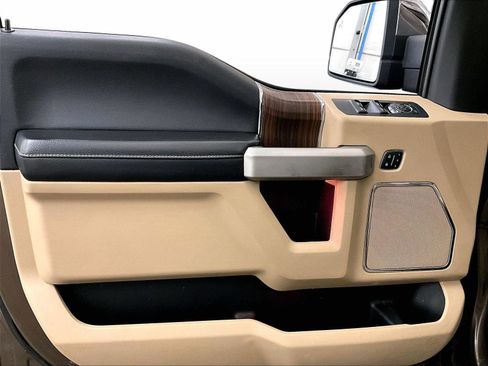 Used 2015 Ford F150 Lariat AWD/4WD image 23