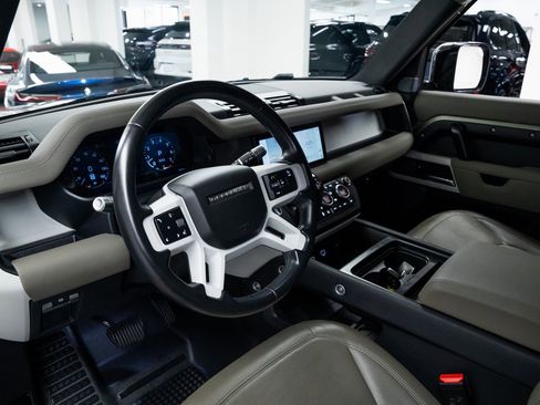 Used 2021 Land Rover Defender 110 SE image 18