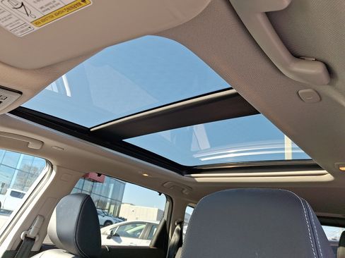 Used 2023 Nissan Rogue SL w/ SL Premium Package image 14