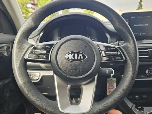Used 2021 Kia Seltos LX AWD/4WD image 25