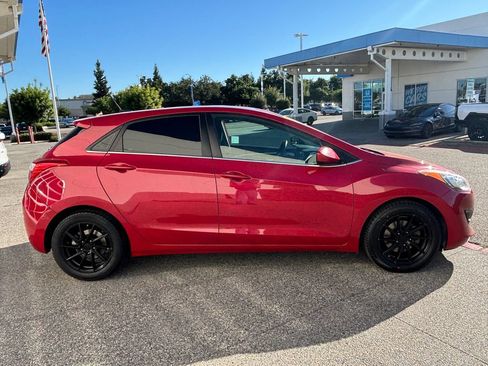 Used 2016 Hyundai Elantra GT FWD image 4