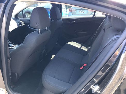 Used 2017 Chevrolet Cruze LT w/ Convenience Package FWD image 10